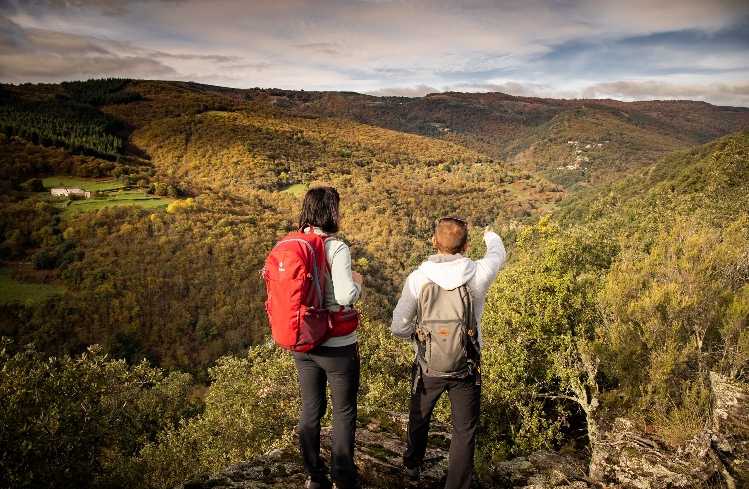 Sentier de la magnanerie de la Roque l'automne en Cévennes