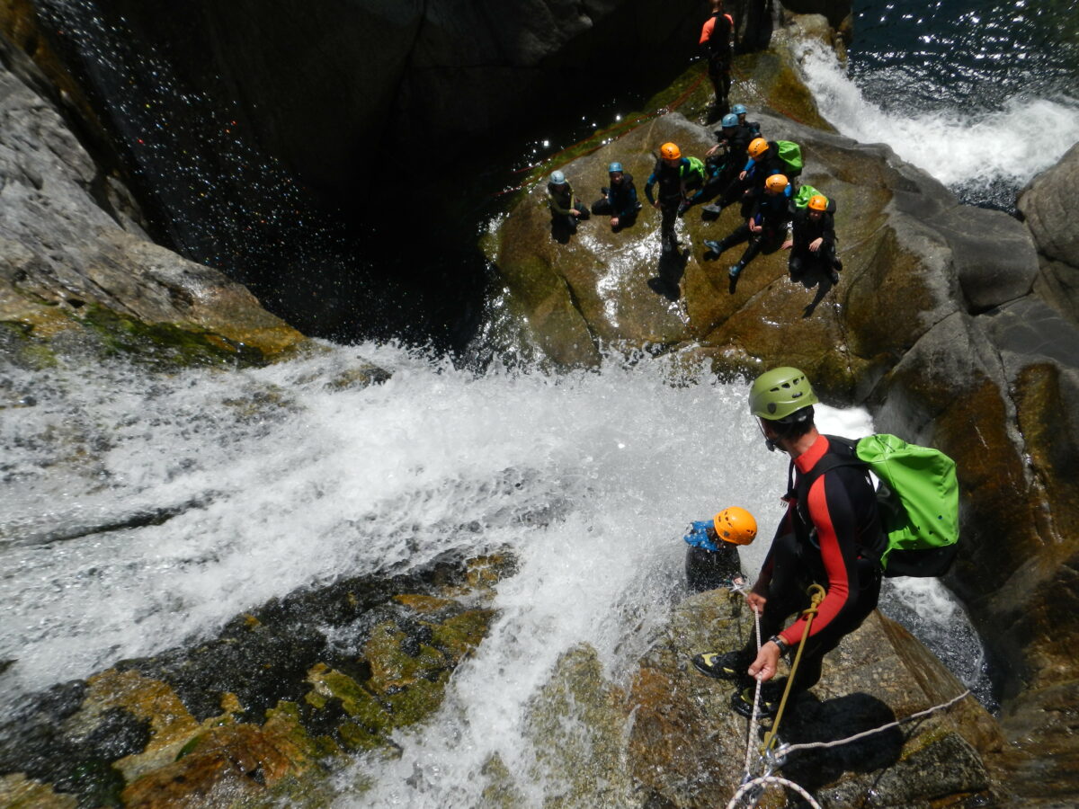 Image 1 : GRANDEUR NATURE : CANYONING