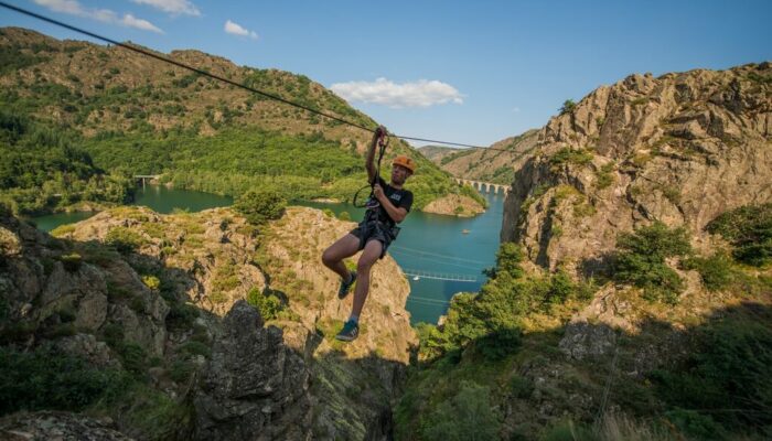 Image 0 : GRANDEUR NATURE : SPORTS DE GRIMPE