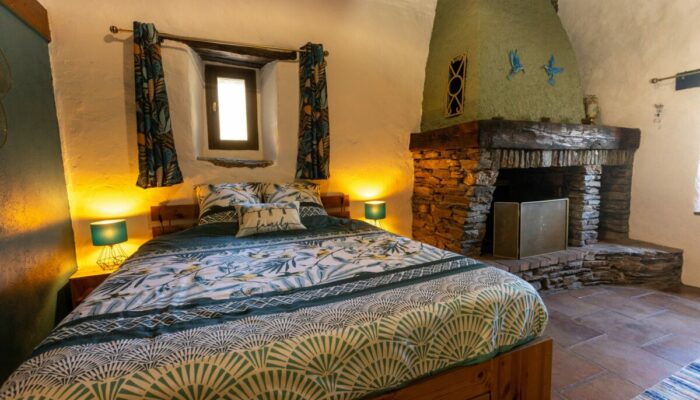 Image 2 : LES HÔTES DU CHÂTAIGNIER