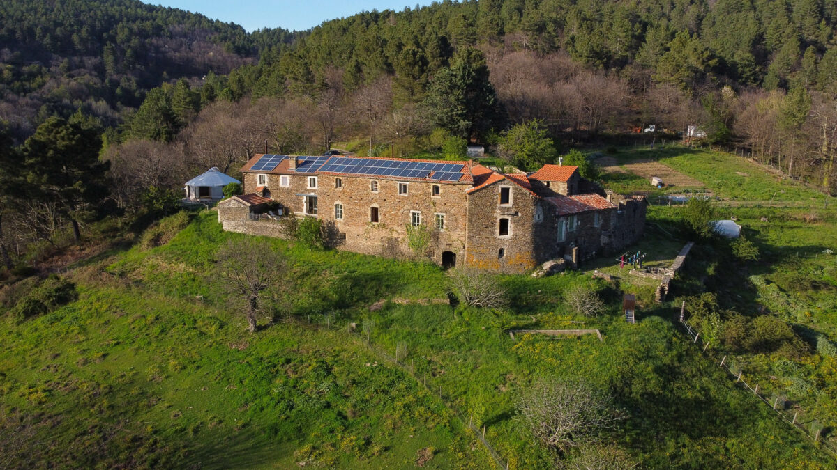 Image 0 : LOU REY ÉCO-HAMEAU