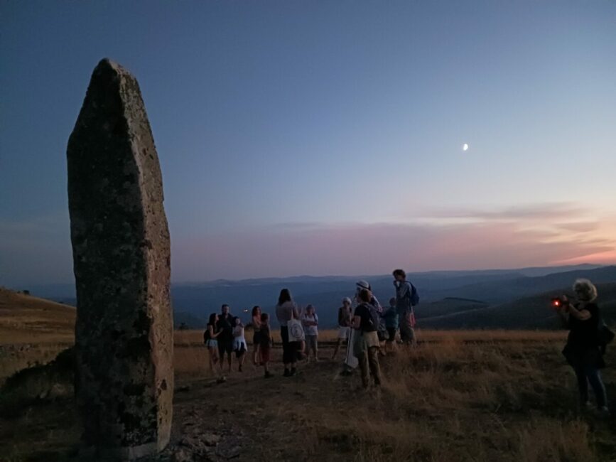 Image 1 : BALADE GUIDÉE : LES MENHIRS DES BONDONS