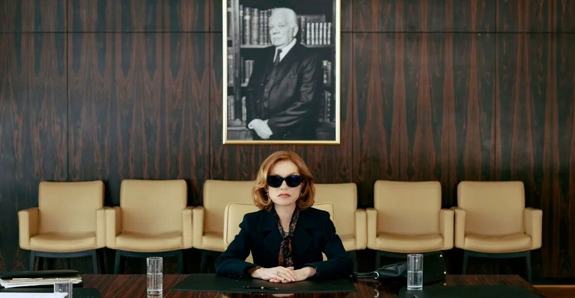 Image 0 : CINÉCO : LA FEMME LA PLUS RICHE DU MONDE