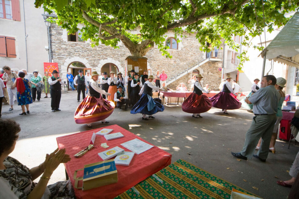 Image 0 : DANSES FOLKLORIQUES