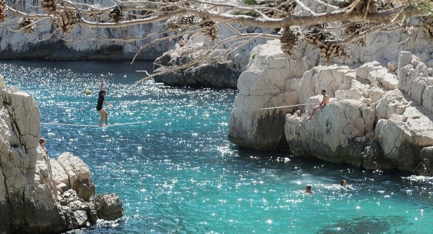 Image 0 : INITIATION À LA SLACKLINE