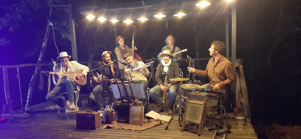 Image 1 : LES HEBDOS DE L'ÉTÉ - MUDDY BOURBON - LES PASSEREAUX