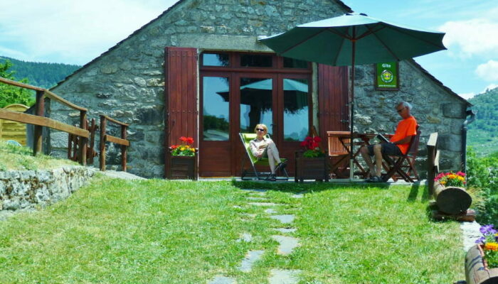 Image 3 : "LE MILLEPERTUIS"