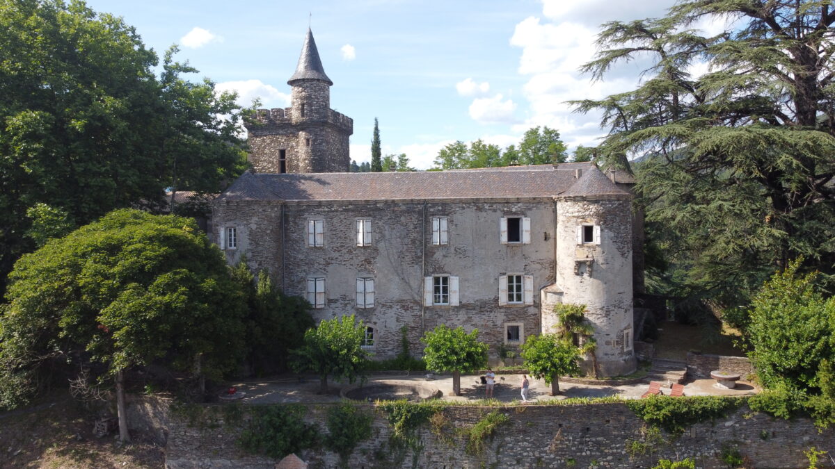 Image 0 : CHÂTEAU DE CAMBIAIRE : GÎTE CASTELLAS