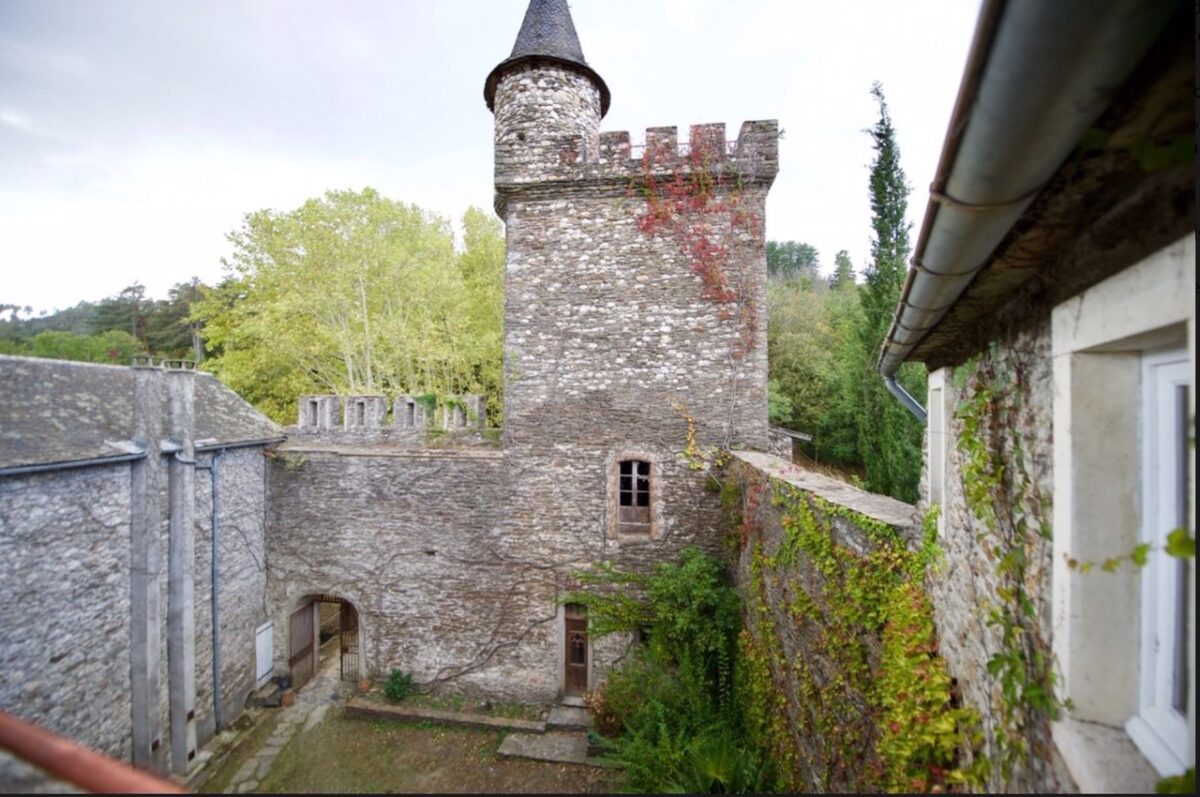 Image 0 : CHATEAU DE CAMBIAIRE : GÎTE LA CALADE