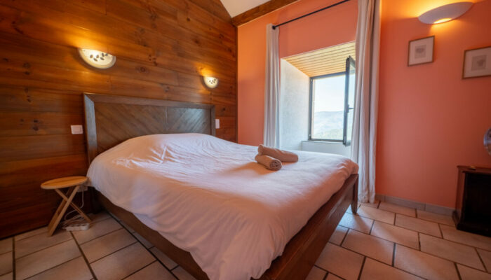 Image 1 : GÎTE LOU VIGNE - ÉCO-HAMEAU LOU REY