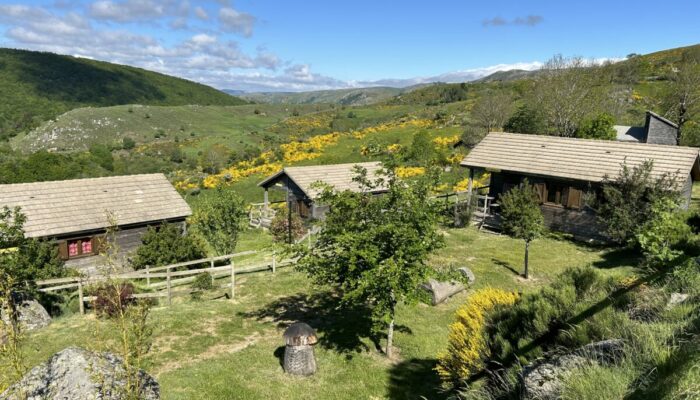 Image 0 : LA TCHOURETTE DU MONT LOZERE CHALETS MOYENS