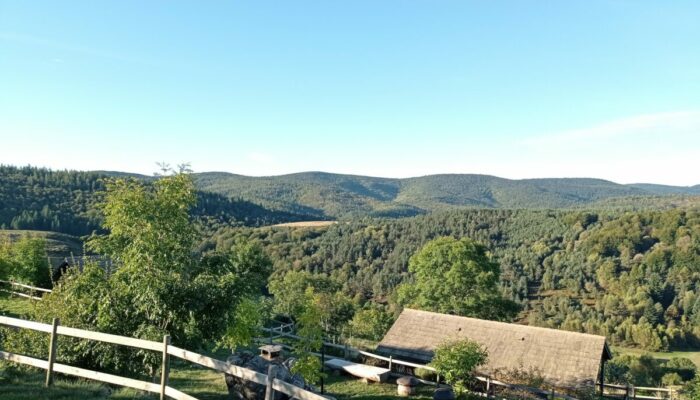 Image 1 : LA TCHOURETTE DU MONT LOZERE CHALETS MOYENS