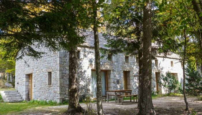 Image 0 : VILLAGE DE GITES DU MAS DE LA BARQUE 6-8 PERSONNES CONFORT