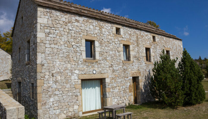 Image 2 : VILLAGE DE GITES DU MAS DE LA BARQUE APPARTEMENT DUPLEX 6 PERSONNES