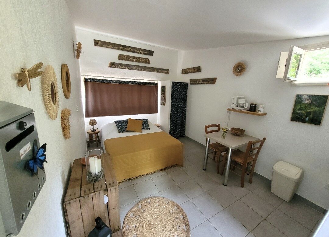 Image 0 : LES GÎTES DE LA RIVIÈRE D'ARGENT : GÎTE LA SOURCE
