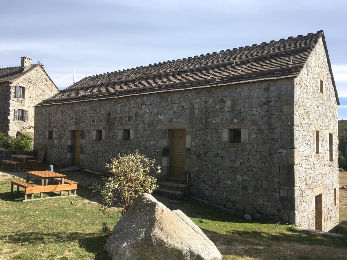 Image 1 : VILLAGE DE GITES DU MAS DE LA BARQUE APPARTEMENT 6 PERSONNES DUPLEX APMR