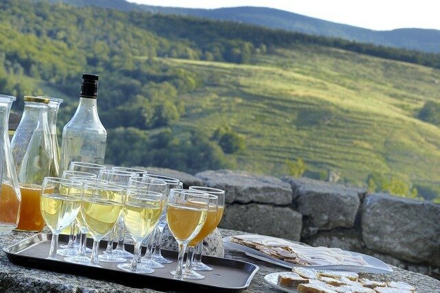 Image 2 : A LA TABLE DU MERLET